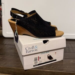 NWT Croft & Barrow Ortholite ECO Black Perforated Wedge Sandals, size 9